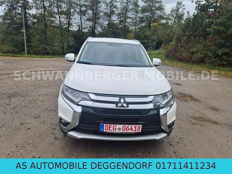 Weiß Gebraucht 2016 Mitsubishi Outlander SUV | 13.999 € (Guter Preis) - Bild 1/4