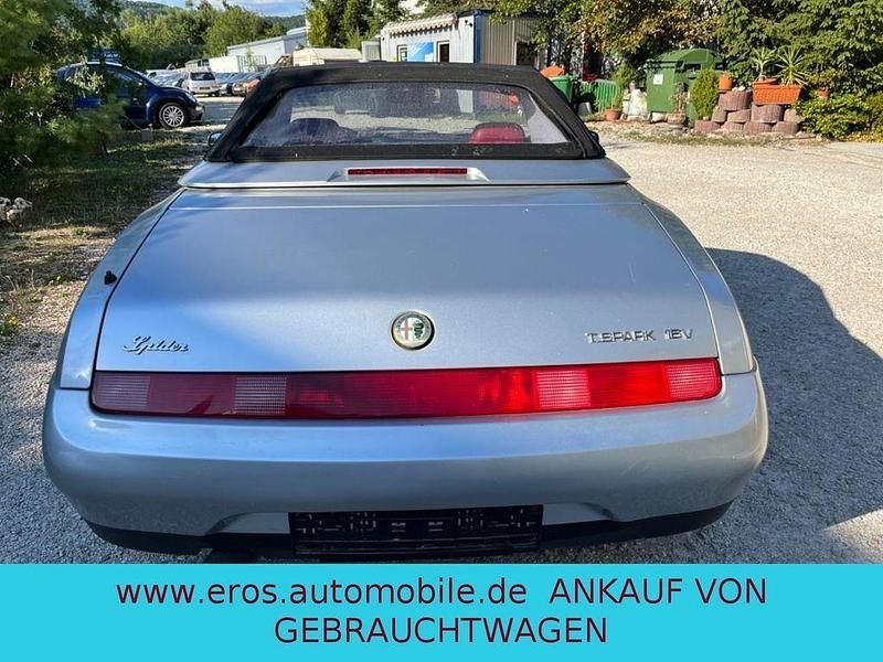 Gebraucht Alfa Romeo Spider 150 PS (110 kW) 1997 Silber metallic Cabrio