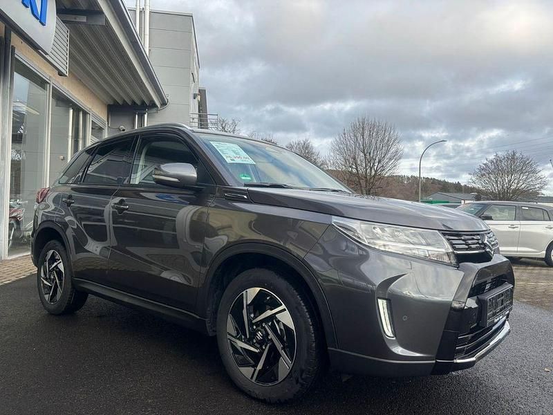 Gebraucht Suzuki Vitara Comfort+ 129 PS (94 kW) 2024 Grau SUV