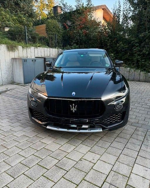 Gebraucht Maserati Levante 275 PS (202 kW) 2018 Schwarz SUV