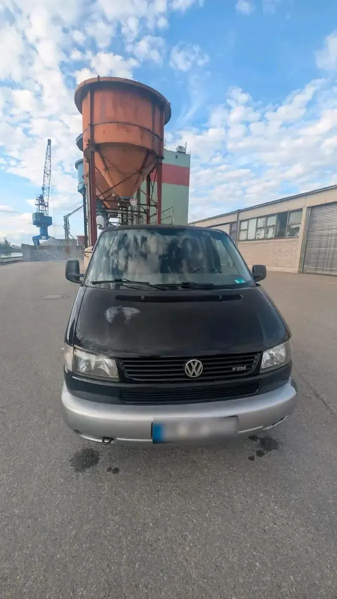 Gebraucht VW T4 102 PS (75 kW) 1998 Schwarz Van