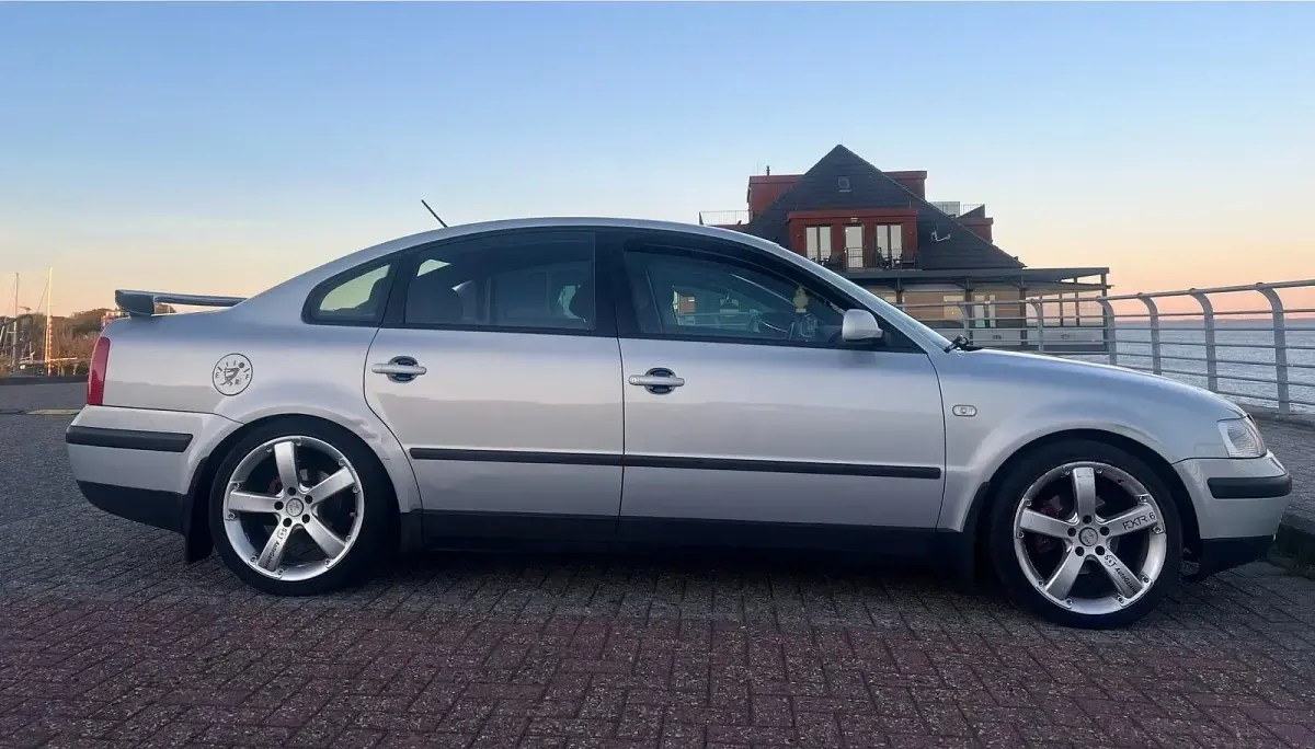Gebraucht VW Passat 101 PS (74 kW) 1999 Silber Limousine