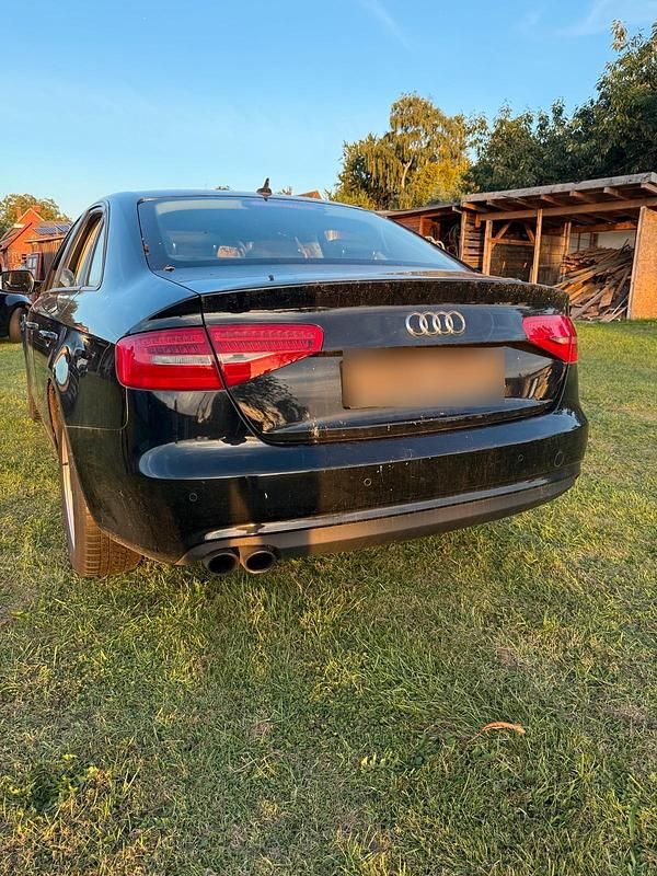 Gebraucht Audi A4 Comfort 2014 Schwarz Limousine