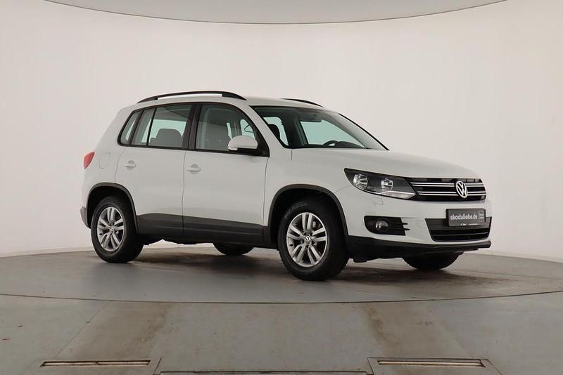 Gebraucht VW Tiguan Trendline 125 PS (91 kW) 2016 Pure white SUV