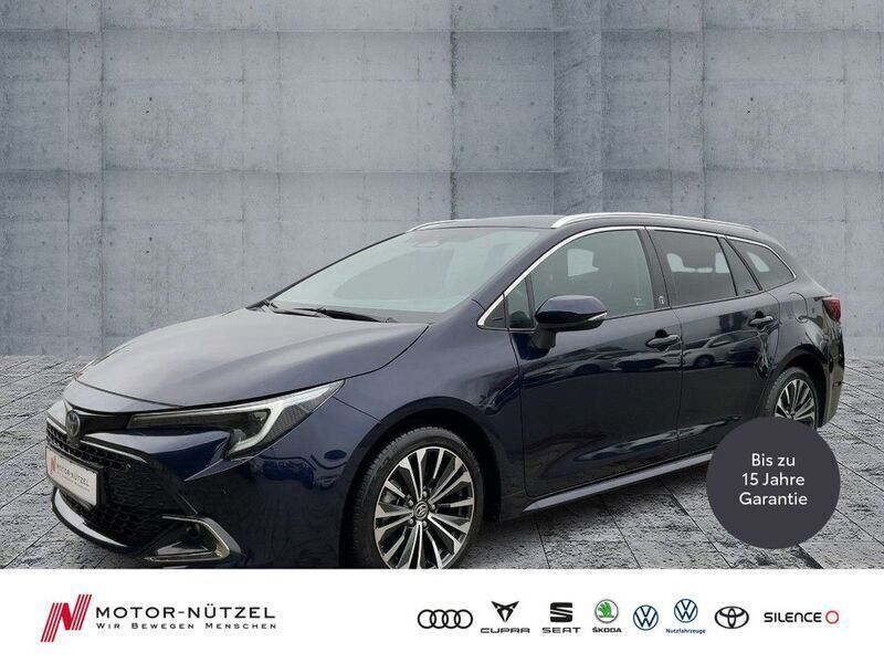 Nagoyablau metallic Gebraucht 2023 Toyota Corolla Team Kombi | 26.930 € (Fairer Preis) - Bild 1/4