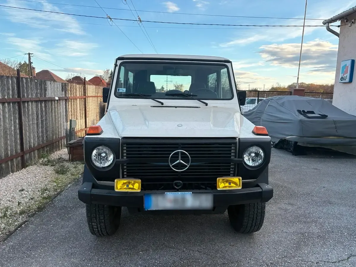 Gebraucht Mercedes E280 156 PS (114 kW) 1984 Beige SUV