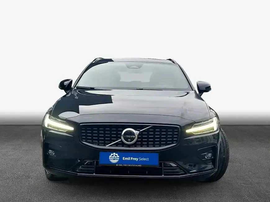 Gebraucht Volvo V60 Plus 197 PS (144 kW) 2025 Schwarz Kombi
