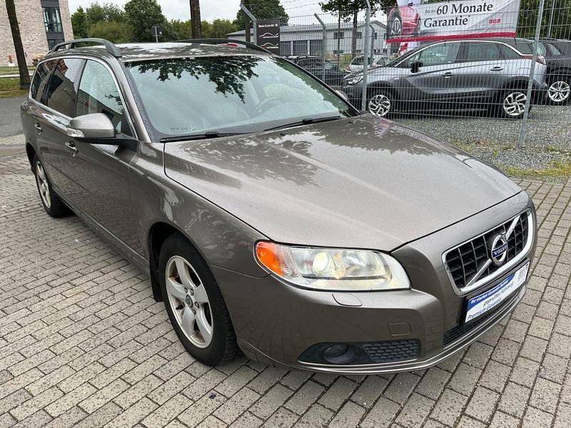 Gebraucht Volvo V70 Momentum 231 PS (169 kW) 2009 Grau Kombi