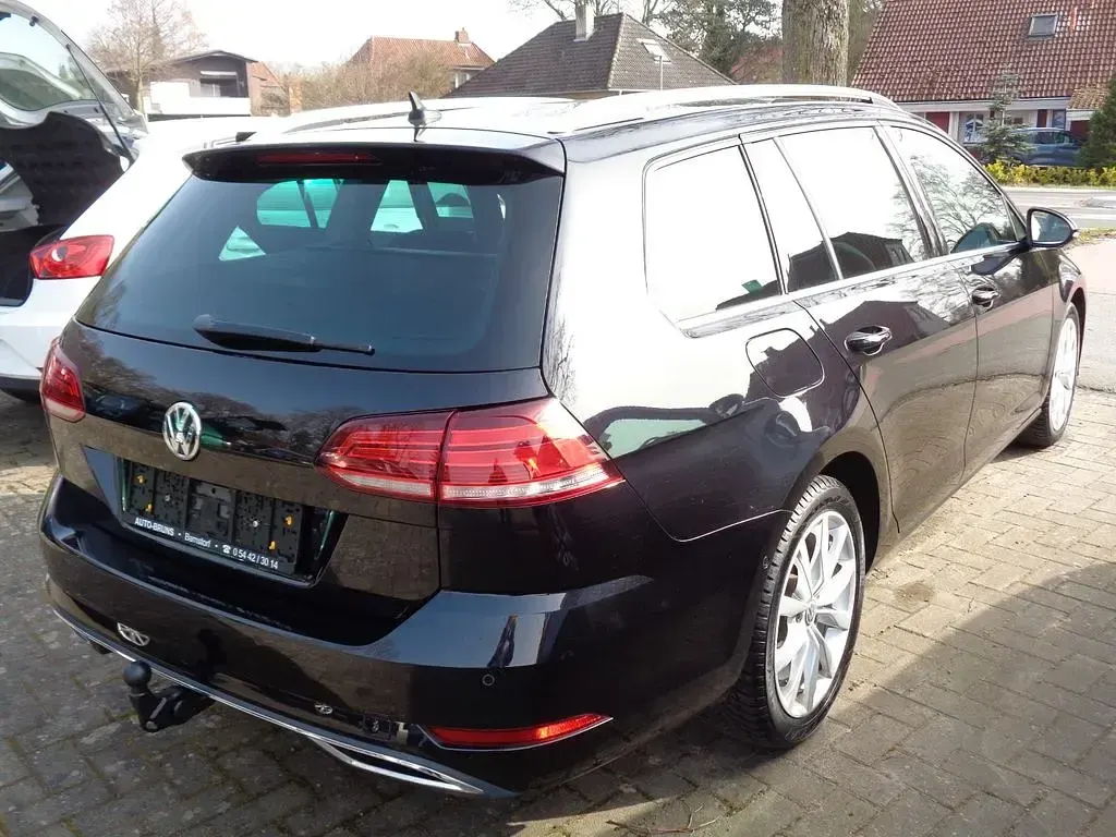 Gebraucht VW Golf VII Highline 150 PS (110 kW) 2020 Schwarz Kombi