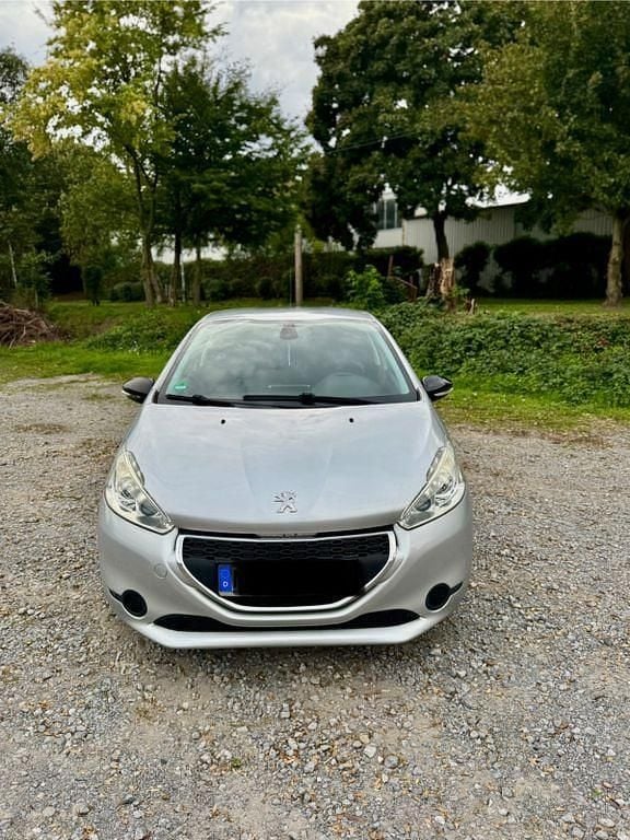 Silber Gebraucht 2015 Peugeot 208 Allure Kleinwagen | 4.950 € (Fairer Preis) - Bild 1/4