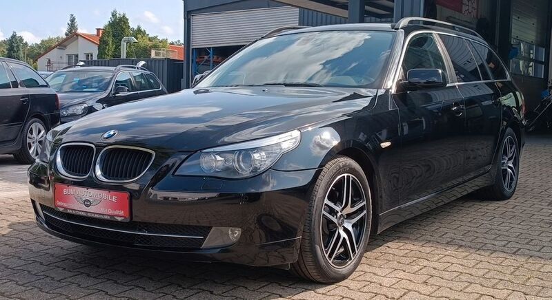 Schwarz Gebraucht 2008 BMW 520 Sport Line Kombi | 6.990 € (Etwas zu teuer) - Bild 1/4