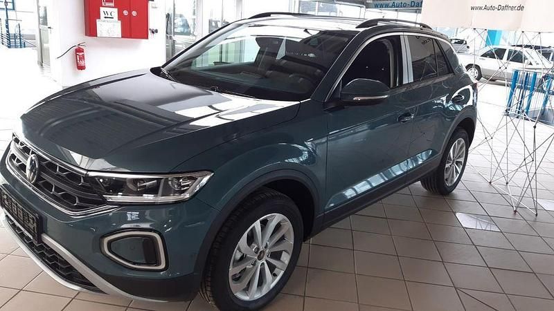 Gebraucht VW T-Roc 150 PS (110 kW) 2024 Blau SUV