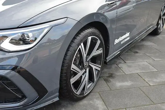 Gebraucht VW Golf VIII R-line 190 PS (139 kW) 2023 Delfingrau Limousine