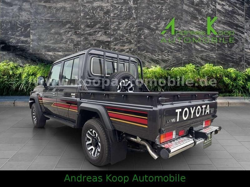 Neu Toyota Land Cruiser 231 PS (169 kW) 2026 Grau SUV