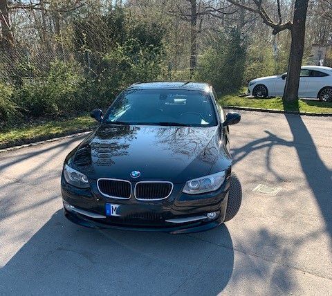 Schwarz Gebraucht 2011 BMW 320 Cabriolet Performance Cabrio | 11.500 € (Superpreis) - Bild 1/4