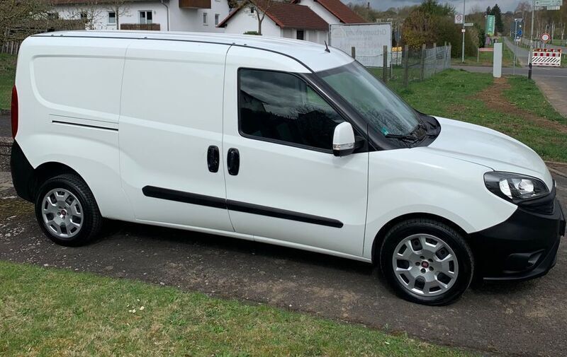 Weiß Gebraucht 2018 Fiat Doblò Van / Kleinbus | 6.990 € (Guter Preis) - Bild 1/4