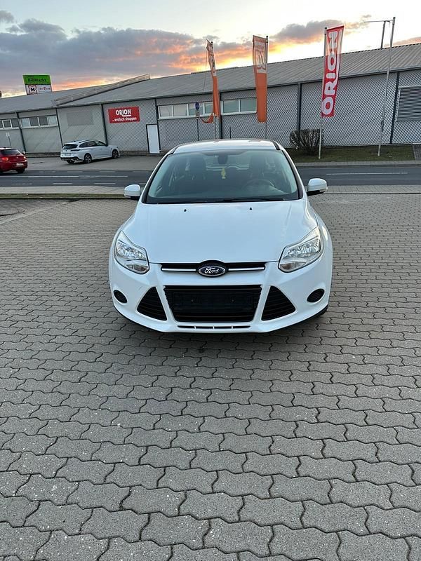 Usata Ford Focus 116 CV (85 kW) 2014 Bianco Station wagon