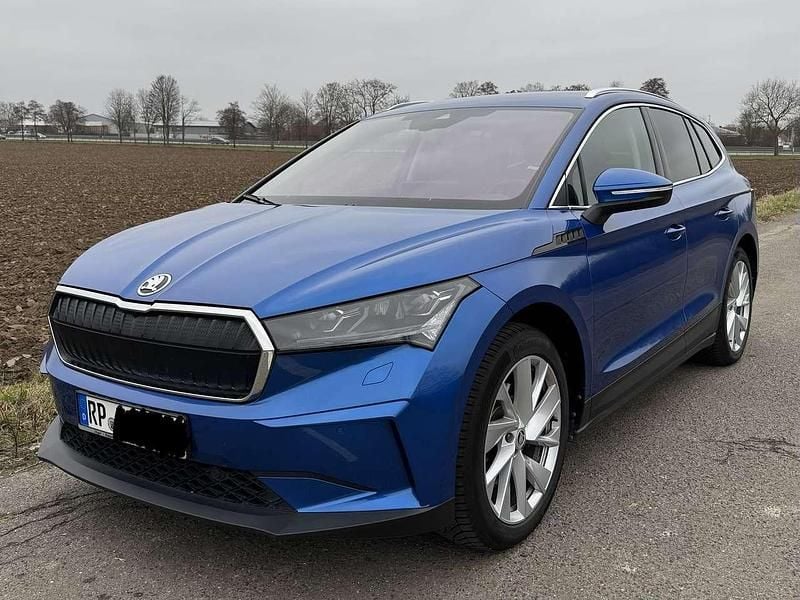 Blau Gebraucht 2022 Skoda Enyaq iV Loft SUV | 23.500 € (Superpreis) - Bild 1/4