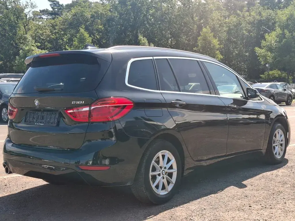 Gebraucht BMW 218 Gran Tourer 140 PS (102 kW) 2020 Schwarz Van / Kleinbus