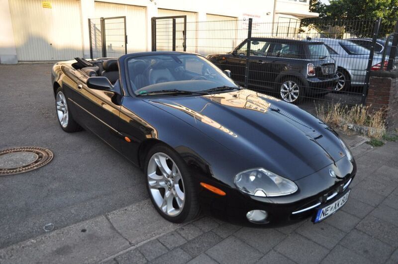 Schwarz Gebraucht 2003 Jaguar XK8 Cabrio | 18.850 € - Bild 1/4