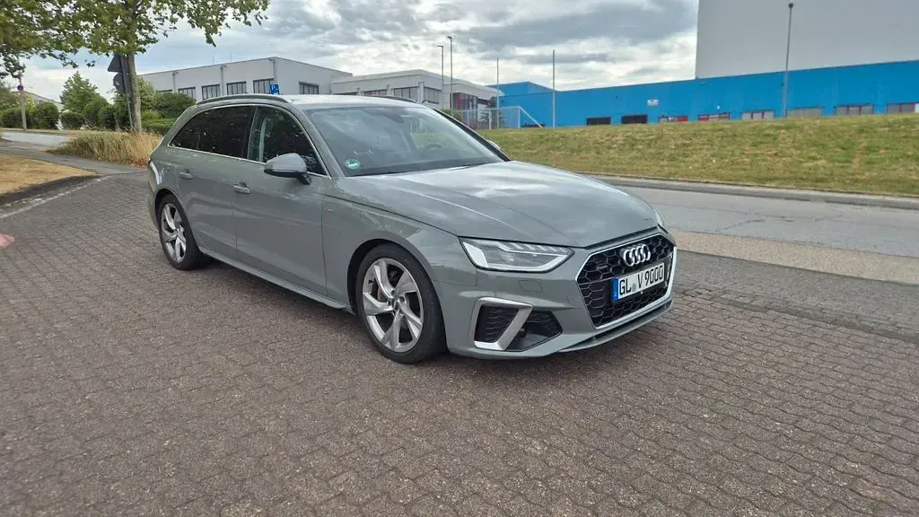 Gebraucht Audi A4 S-Line 190 PS (139 kW) 2020 Grau Kombi