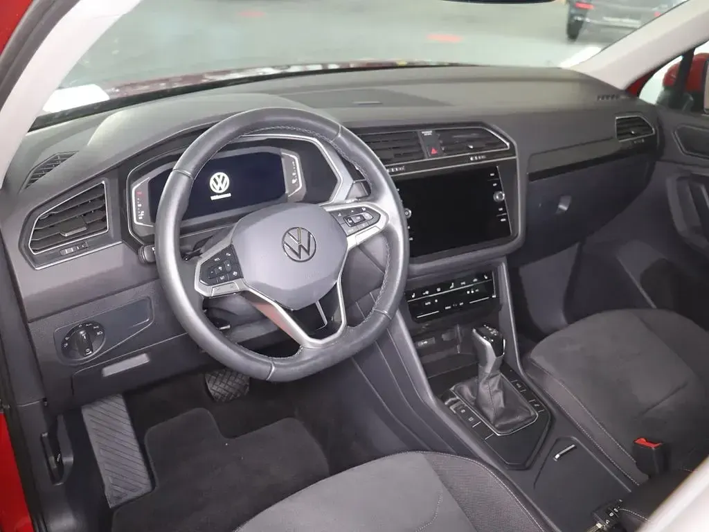 Gebraucht VW Tiguan Elegance 150 PS (110 kW) 2023 Rot SUV