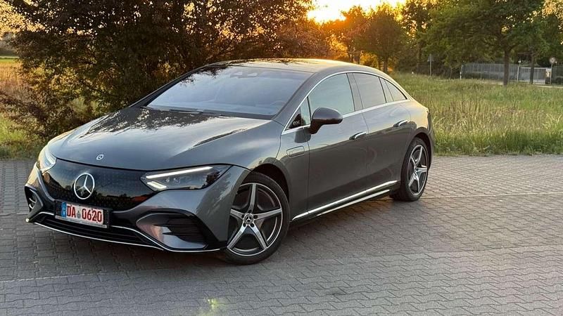 Gebraucht Mercedes EQE350 AMG line 214 kW (292 PS) 2022 Selenitgrau  metalliclack Limousine