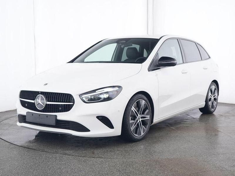 Gebraucht Mercedes B200 Progressive 150 PS (110 kW) 2025 Polarweiß Van / Kleinbus