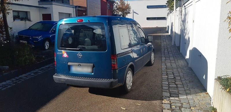 Second-hand Opel Combo 90 CP (66 kW) 2007 Albastru Monovolum