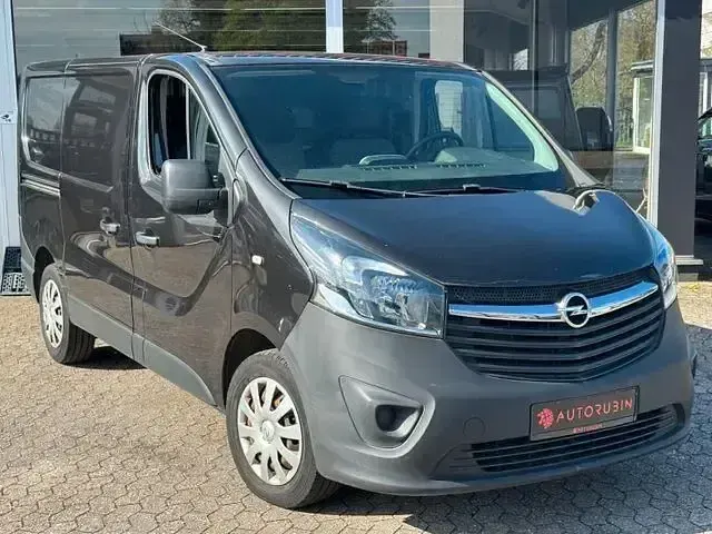 Używany Opel Vivaro 160 KM (117 kW) 2015 Andere Minivan