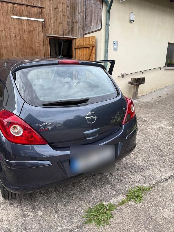 Używany Opel Corsa 80 KM (58 kW) 2008 Niebieski Hatchback