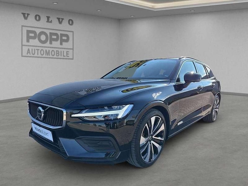 Gebraucht Volvo V60 Core 197 PS (144 kW) 2024 Onyx black / metallic Kombi