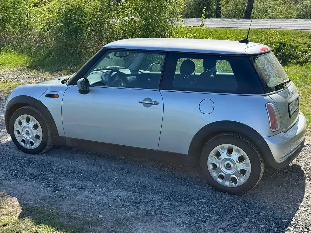 Usata Mini ONE 90 CV (66 kW) 2005 Argento Utilitaria
