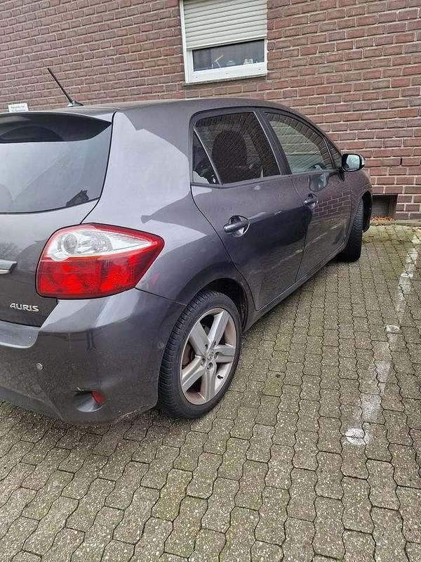 Gebraucht 2010 Toyota Auris Life+ Limousine | 5.700 € (Fairer Preis) - Bild 1/4