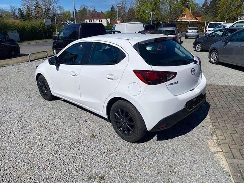 Używany Mazda 2 Center-Line 75 KM (55 kW) 2017 Biały Hatchback