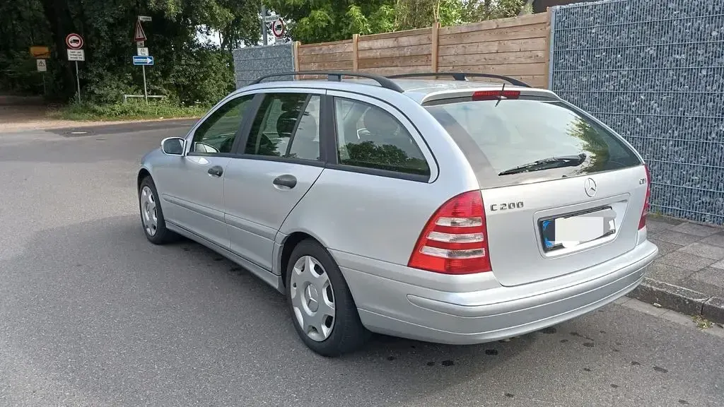 Gebraucht Mercedes C200 122 PS (89 kW) 2006 Silber Limousine