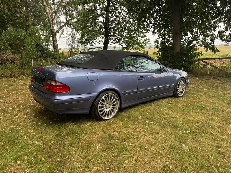 Blau Gebraucht 2000 Mercedes CLK320 Cabrio | 5.999 € (Fairer Preis) - Bild 1/4