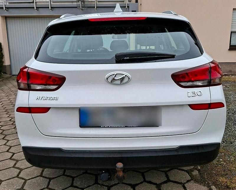 Gebraucht Hyundai i30 140 PS (102 kW) 2019 Weiß Kombi