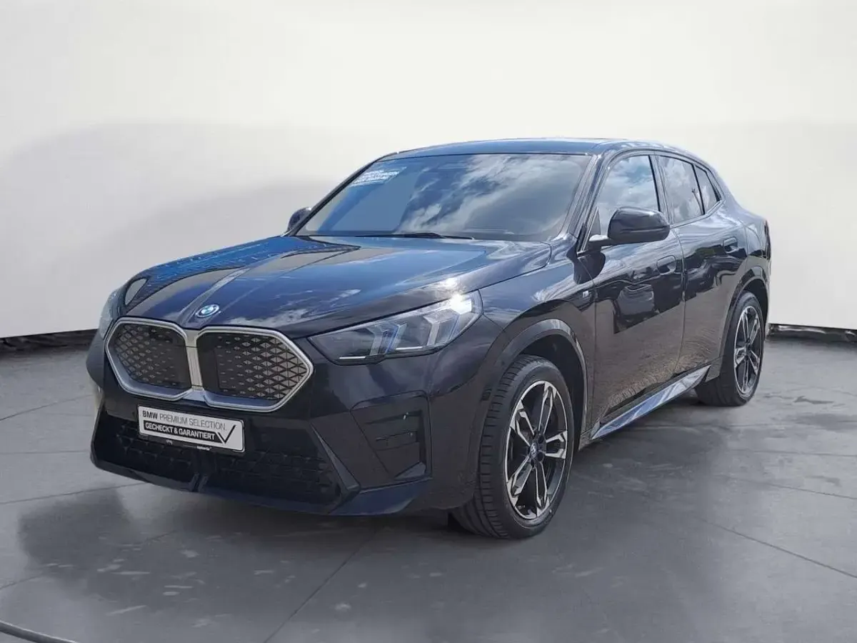 Gebraucht BMW iX2 M Sport 230 kW (313 PS) 2025 Schwarz SUV