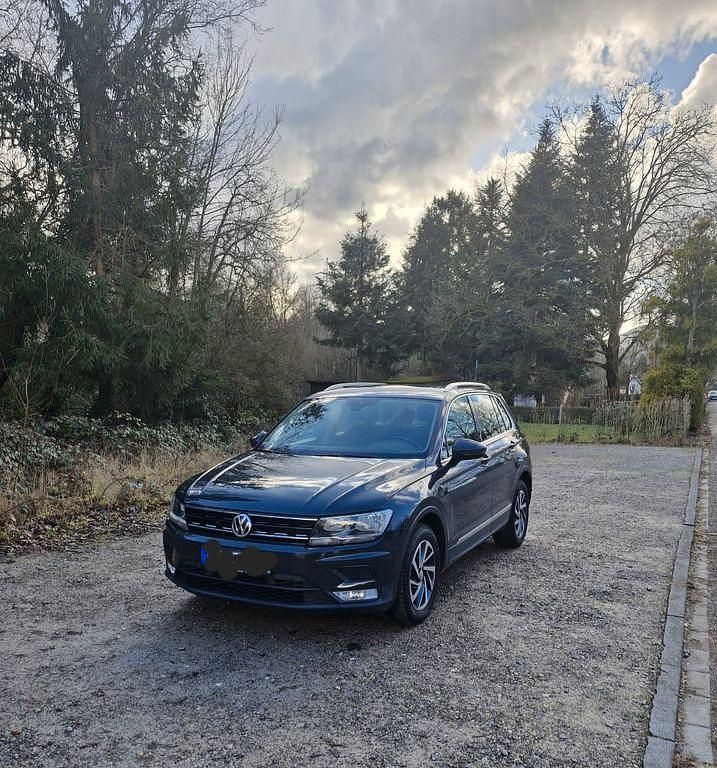 Gebraucht VW Tiguan Sound 150 PS (110 kW) 2017 Grau SUV