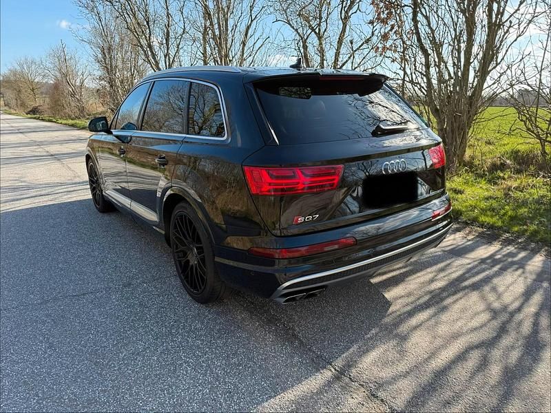 Second-hand Audi SQ7 435 CP (319 kW) 2017 Negru SUV
