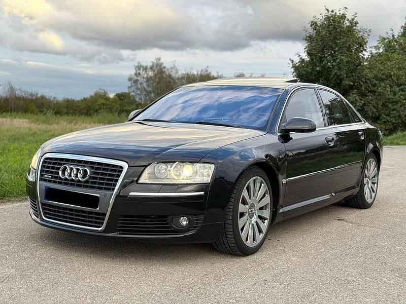 Schwarz Gebraucht 2007 Audi A8 Comfort Limousine | 7.990 € (Etwas zu teuer) - Bild 1/4