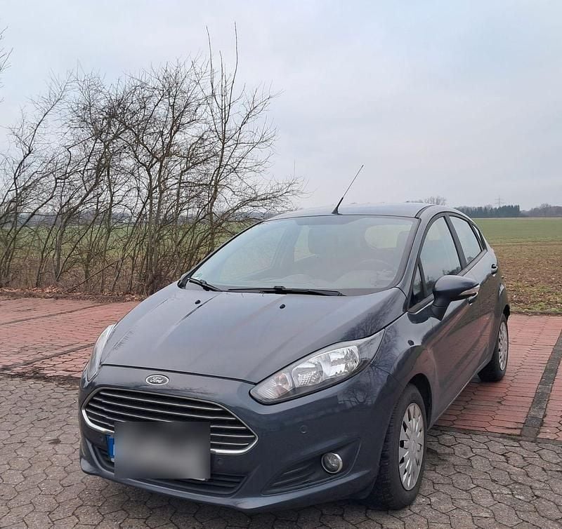 Grau Gebraucht 2013 Ford Fiesta SYNC Edition Kleinwagen | 3.500 € (Fairer Preis) - Bild 1/4