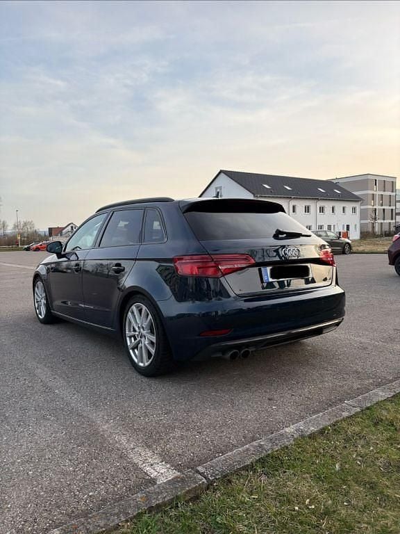 Gebraucht Audi A3 Sport 150 PS (110 kW) 2017 Blau Limousine