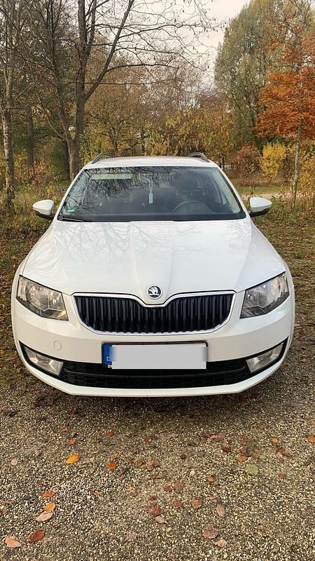 Weiß Gebraucht 2015 Skoda Octavia Kombi | 7.499 € (Guter Preis) - Bild 1/4