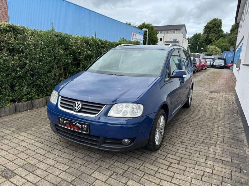 Blau Gebraucht 2005 VW Touran Highline Van / Kleinbus | 3.999 € (Etwas zu teuer) - Bild 1/4