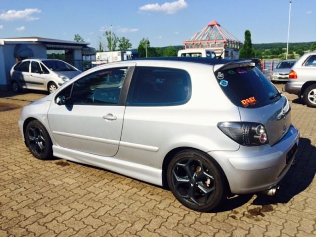 Gebraucht Peugeot 307 109 PS (80 kW) 2002 Silber metallic Limousine