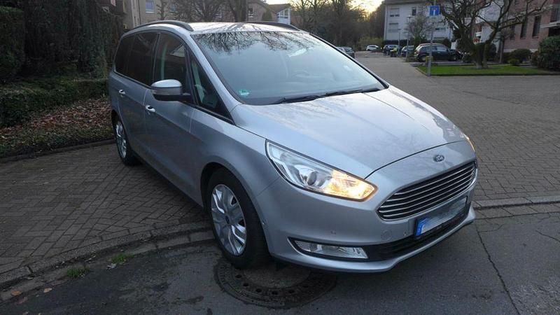 Gebraucht Ford Galaxy Titanium 150 PS (110 kW) 2015 Silber Van / Kleinbus