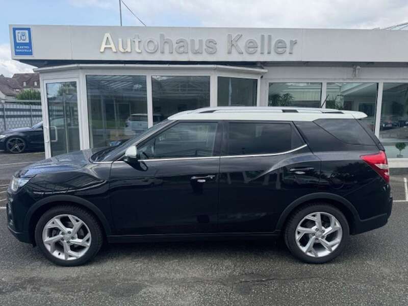 Schwarz/weiss Gebraucht 2023 Ssangyong Tivoli Kombi | 19.990 € (Fairer Preis) - Bild 1/4