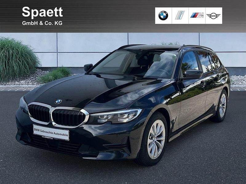 Saphirschwarz Gebraucht 2022 BMW 320 Advantage Kombi | 23.800 € (Fairer Preis) - Bild 1/4